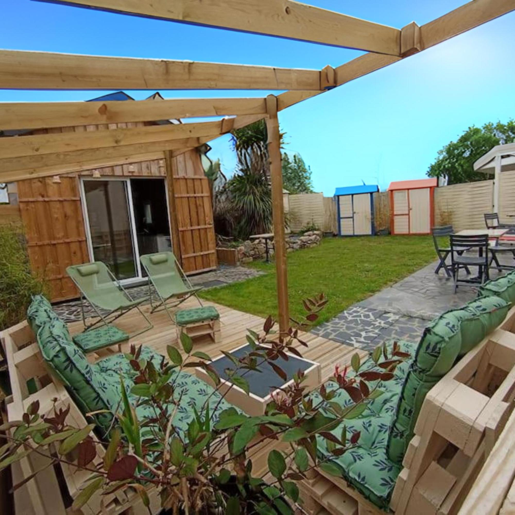 Dans Une Maison Familiale Avec Jardin A 800M De La Plage Bréville-sur-Mer Екстериор снимка